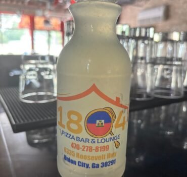 FRESH SQUEEZED LEMONADE